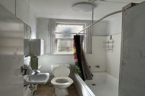 Photo of property in 70 Fairlie Terrace, Kelburn, Wellington, 6021