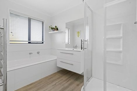 Photo of property in 10 Clifford Close, Leamington, Cambridge, 3432