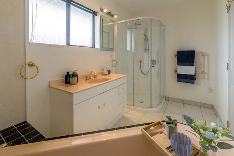 Photo of property in 17 Easton Way, Levin, 5510