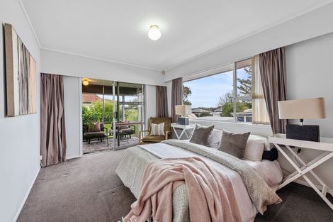 Photo of property in 2/4 Larne Avenue, Pakuranga Heights, Auckland, 2010