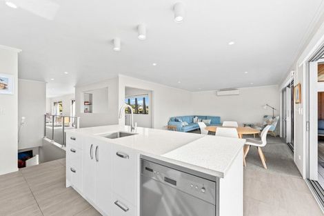 Photo of property in 14 Greenview Drive, Mangawhai Heads, Mangawhai, 0505