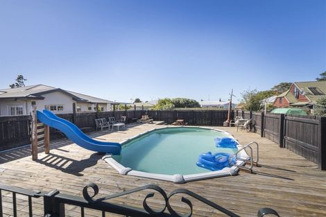 Photo of property in 19 Monckton Street, Feilding, 4702