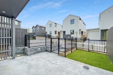 Photo of property in 17b Cessna Crescent, Mangere, Auckland, 2022