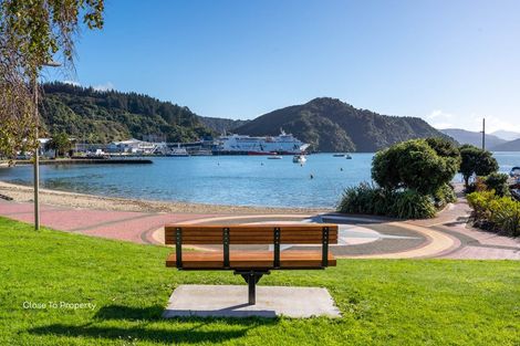 Photo of property in 15 Wellington Street, Picton, 7220