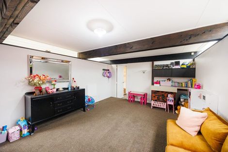 Photo of property in 11 Chilton Grove, Hokowhitu, Palmerston North, 4410