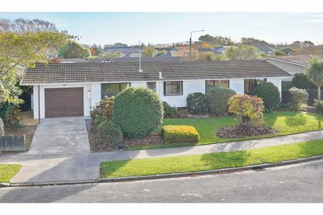 Photo of property in 49 Oldwood Street, Bishopdale, Christchurch, 8053