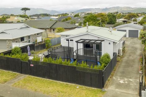 Photo of property in 22 Rangiatea Street, Paraparaumu Beach, Paraparaumu, 5032