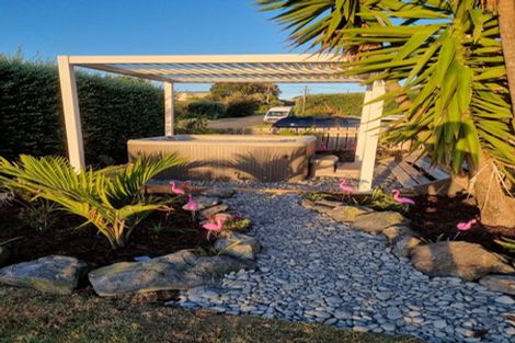 Photo of property in 2 Awatea Street, Mangawhai Heads, Mangawhai, 0505