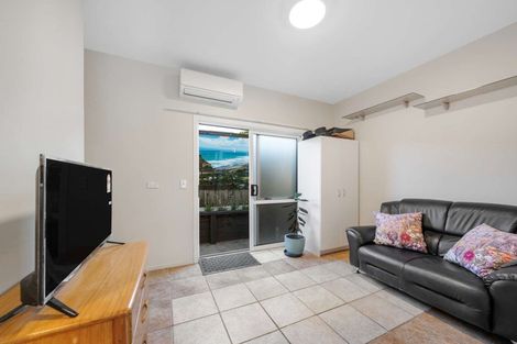 Photo of property in 46a Farquhar Road, Glendene, Auckland, 0602