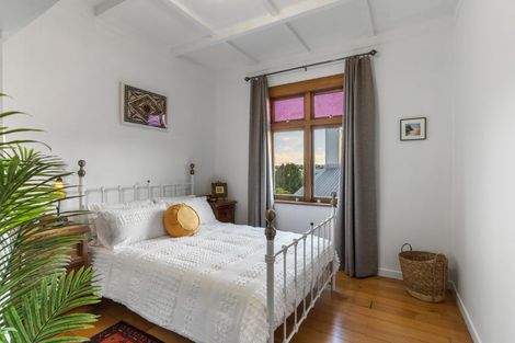 Photo of property in 8 Westmere Crescent, Westmere, Auckland, 1022