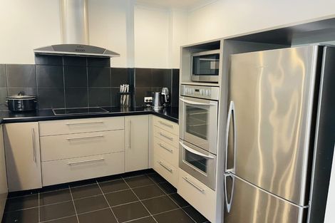 Photo of property in 28 Waterview Downs, Waterview, Auckland, 1026