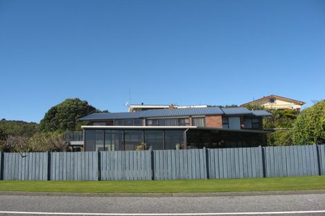 Photo of property in 1 Domain Terrace, Karoro, Greymouth, 7805