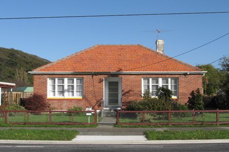 Photo of property in 48 Seddon Street, Naenae, Lower Hutt, 5011