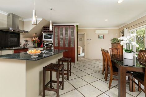 Photo of property in 28 Admirals Court Drive, Greenhithe, Auckland, 0632
