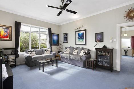 Photo of property in 24 Hargest Crescent, Saint Kilda, Dunedin, 9012
