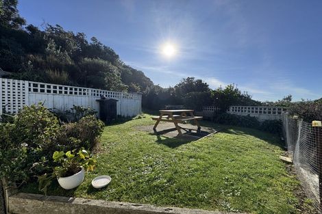 Photo of property in 16 Hungerford Road, Lyall Bay, Wellington, 6022