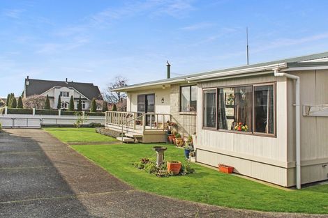 Photo of property in 13 Victoria Avenue, Dannevirke, 4930