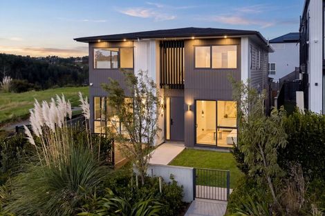 Photo of property in 17 Bremner Ridge Street, Flat Bush, Auckland, 2019