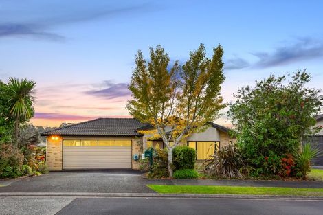 Photo of property in 4 Toledo Avenue, Henderson, Auckland, 0612