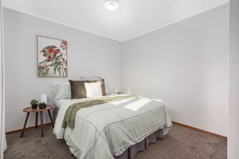 Photo of property in 10 Lincoln Grove, Cannons Creek, Porirua, 5024