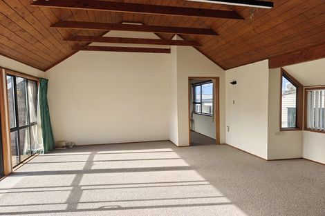 Photo of property in 58 Marywil Crescent, Hillcrest, Auckland, 0627