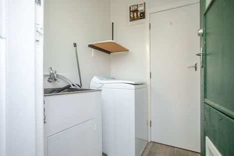 Photo of property in 9/25 Queen Street, Dannevirke, 4930