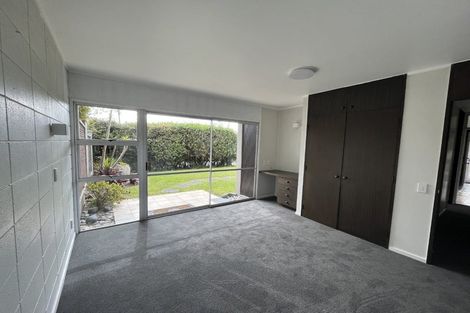Photo of property in 1/42 Rothesay Bay Road, Rothesay Bay, Auckland, 0630