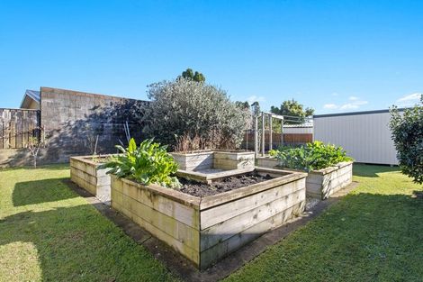 Photo of property in 5 Smeaton Road, Bell Block, New Plymouth, 4312