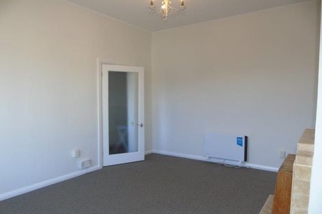 Photo of property in 12 Edge Hill, Mount Victoria, Wellington, 6011