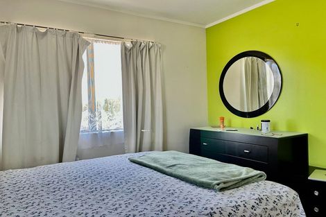 Photo of property in 2/62 Hillcrest Road, Papatoetoe, Auckland, 2025