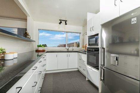 Photo of property in 71 Pleasant Road, Glen Eden, Auckland, 0602