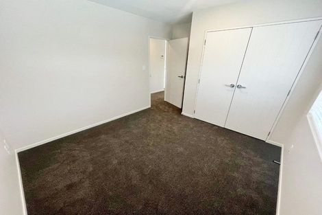 Photo of property in 21 Madden Avenue, Kumeu, 0810