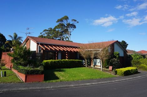 Photo of property in 4 Bosnyak Drive, Te Atatu South, Auckland, 0610