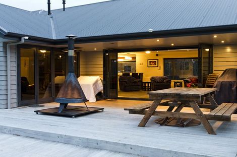 Photo of property in 99 Valley Views, Fitzherbert, Palmerston North, 4472