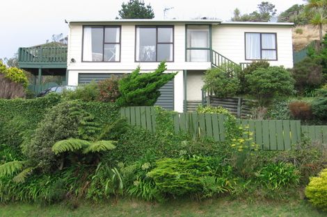 Photo of property in 44 Chapman Street, Newlands, Wellington, 6037