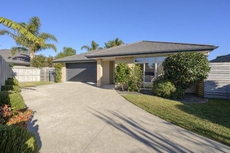 Photo of property in 35 Leet Crescent, Papamoa Beach, Papamoa, 3118