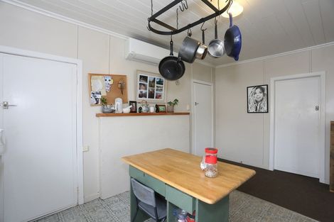 Photo of property in 18 Robert Street, Marton, 4710