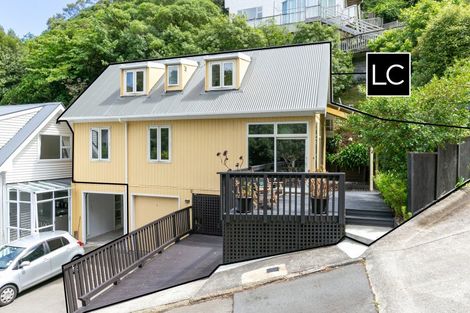 Photo of property in 2/39 Onslow Road, Khandallah, Wellington, 6035