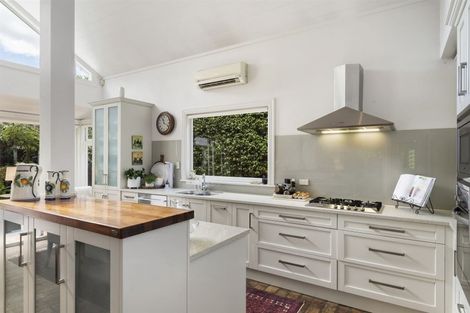 Photo of property in 49b Roland Road, Greenhithe, Auckland, 0632