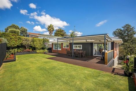 Photo of property in 61 Braemar Road, Castor Bay, Auckland, 0620