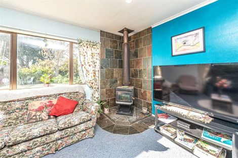 Photo of property in 14 Budge Street, Fordell, Whanganui, 4572