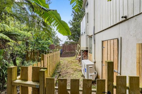 Photo of property in 2/39 Brunton Place, Glenfield, Auckland, 0629