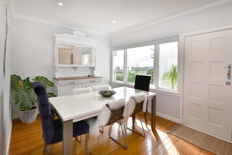 Photo of property in 7 Karaka Street, Helensville, 0800