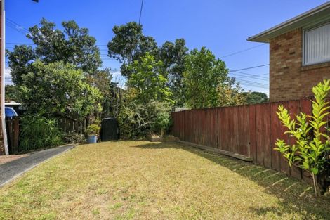 Photo of property in 1/279 Sunset Road, Sunnynook, Auckland, 0632