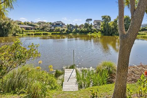 Photo of property in 14 Meredith Way, Paraparaumu Beach, Paraparaumu, 5032