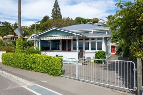 Photo of property in 5 Breakwater Road, Bluff Hill, Napier, 4110