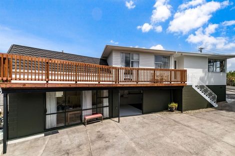 Photo of property in 57 Fairmount Road, Titirangi, Auckland, 0604