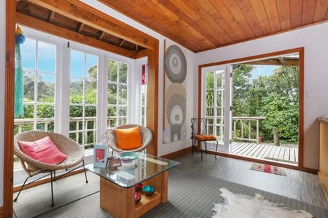 Photo of property in 64 Mountain Road, Henderson Valley, Auckland, 0612