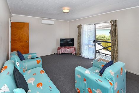Photo of property in 74 Burundi Avenue, Clendon Park, Auckland, 2103