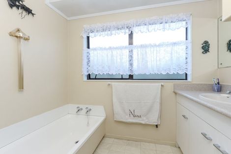 Photo of property in 2/83 Glendale Road, Glen Eden, Auckland, 0602